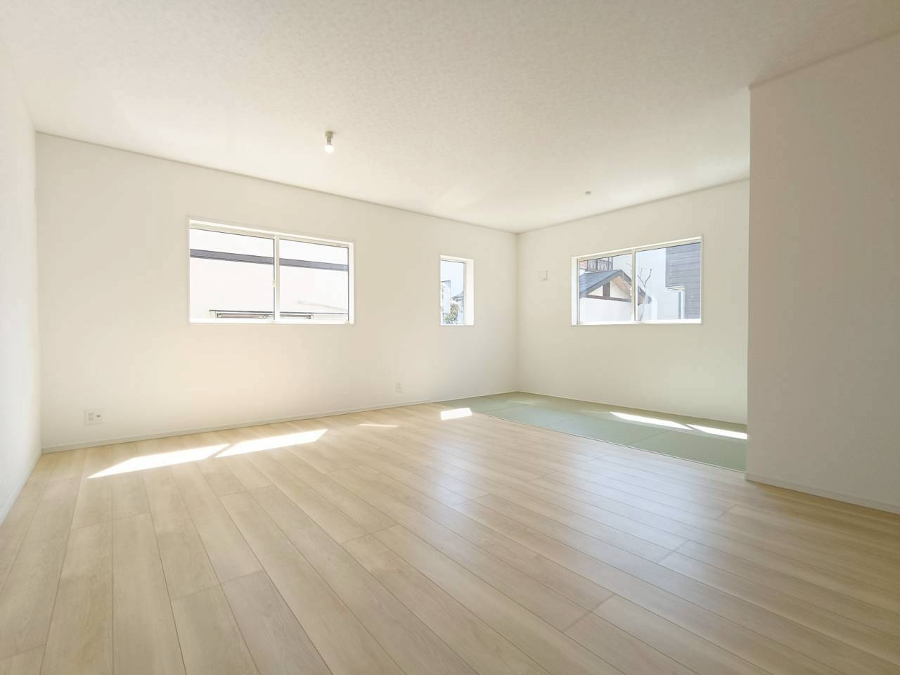 北葛飾郡松伏町　田島　新築戸建　全1棟の居間・リビング|施工例です