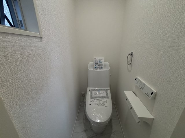 MELDIA北区清水308②｜名古屋市の戸建ならホームアップのトイレ|2か所にトイレを完備。混み合う朝や来客時も安心の設計！