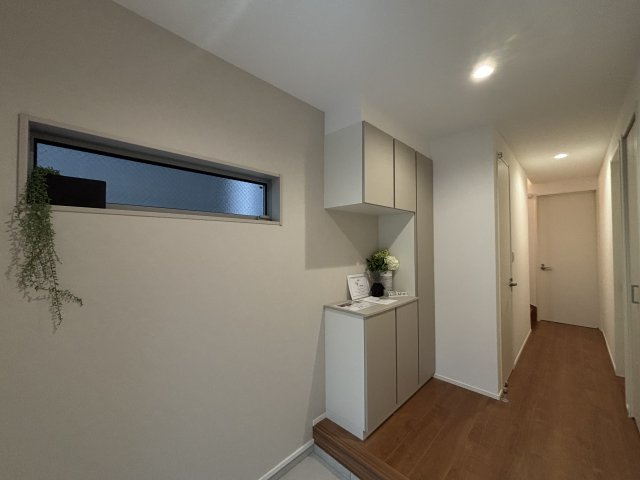 MELDIA北区清水308②｜名古屋市の戸建ならホームアップの玄関|大容量のシューズボックス