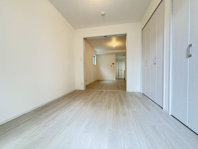 ジーメゾン福生加美平の寝室