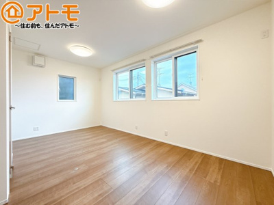 【寝室】 | 葵区西千代田町3期　新築戸建　2号地 | 毎日すごす部屋の広さや陽当りも気になるポイントですね！現地で体感してみてください♪