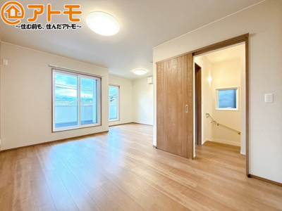 【子供部屋】 | 葵区西千代田町3期　新築戸建　2号地 | バルコニーに面したお部屋なので、布団などの大きなものも楽々干せます♪