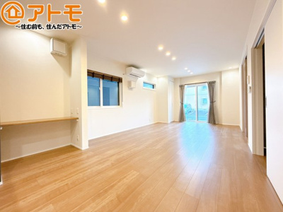 【居間・リビング】 | 葵区西千代田町3期　新築戸建　2号地 | 勉強をしたり、テレビを見たり、家族との会話を楽しんだりとゆったりと過ごせるスペースです！