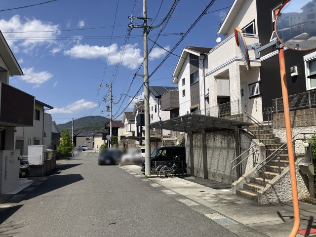 【前面道路含む現地写真】 | 篠町夕日ヶ丘一丁目一戸建