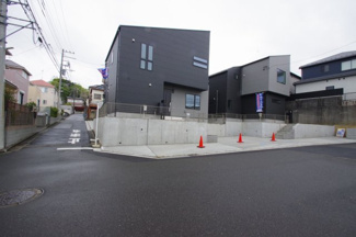【前面道路含む現地写真】 | 【仲介手数料無料！！】川崎市麻生区千代ヶ丘6丁目　新築戸建て（全4棟）3号棟　4980万円