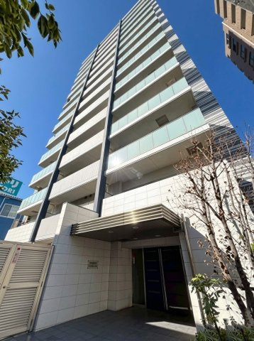 ルネサンス梅島の外観|洗練された外観デザインが、住まいに上品な雰囲気をプラス。日常に心地よい落ち着きをもたらします