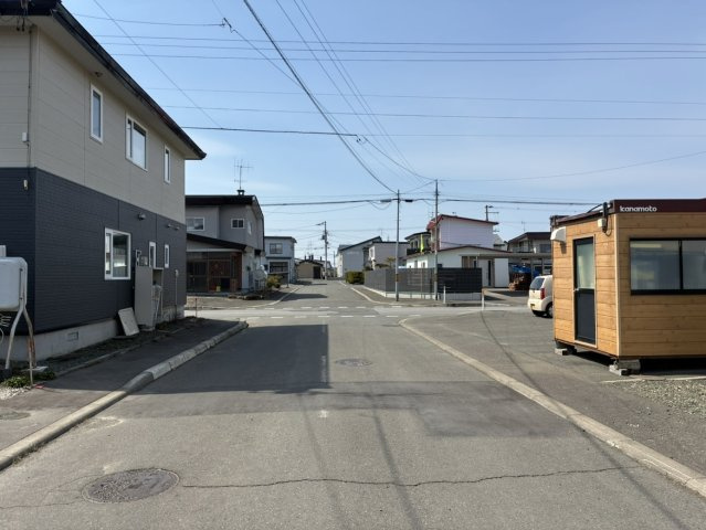 【前面道路含む現地写真】の画像
