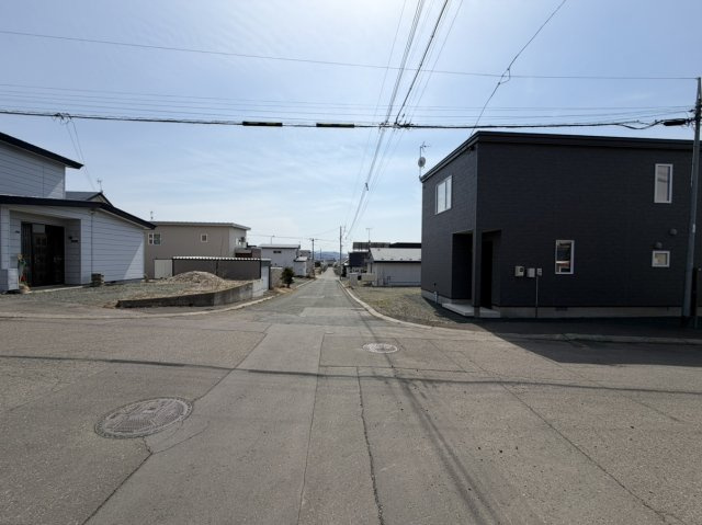 【前面道路含む現地写真】の画像