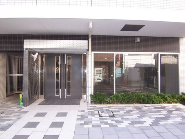 クレアール巣鴨のエントランス