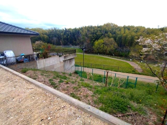 緑区黒沢台2丁目　売地の外観|現地写真　※令和8年4月9日撮影
高台にあるため見晴らしが良好な土地です。