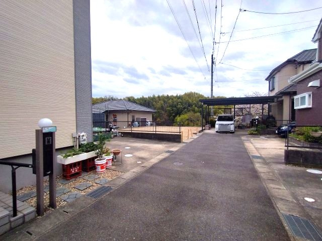 緑区黒沢台2丁目　売地の前面道路含む現地写真|現地写真　※令和8年4月9日撮影
