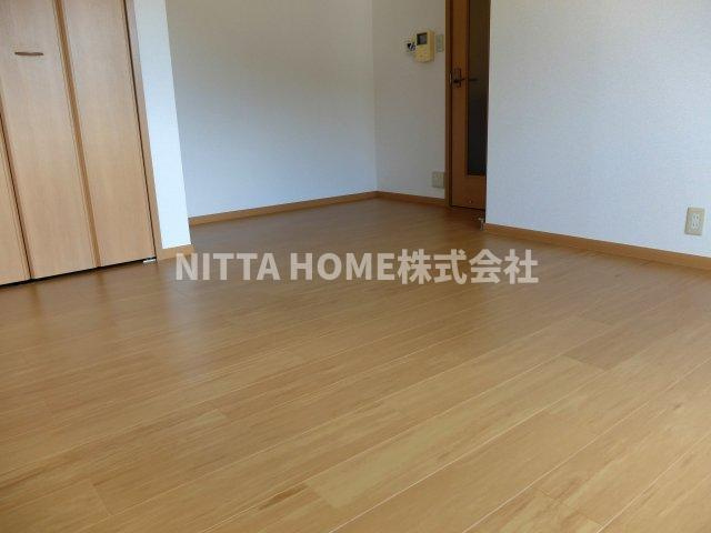 丹波篠山市大沢新のアパートの洋室|フローリングの室内です◇