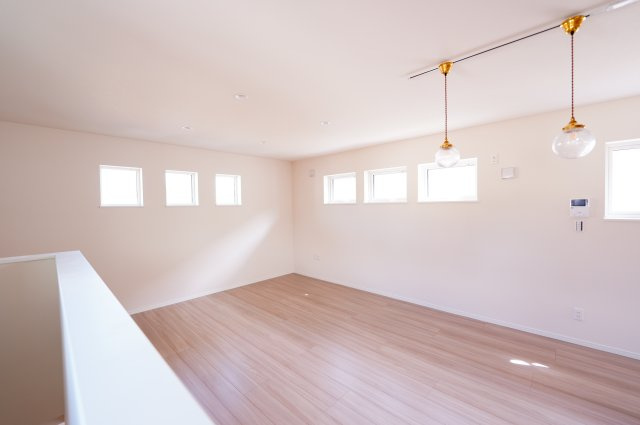 CASAプレミア岩神町の居間・リビング