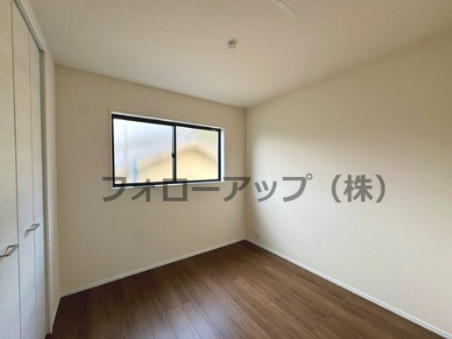 リーブルガーデン鹿児島市小野の洋室|落ち着いた色調の洋室です