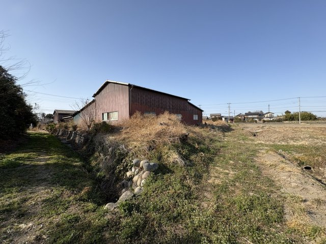 比企郡吉見町万光寺 土地610坪の前面道路含む現地写真|東側幅員約2.2ｍ公道に約50ｍ接す