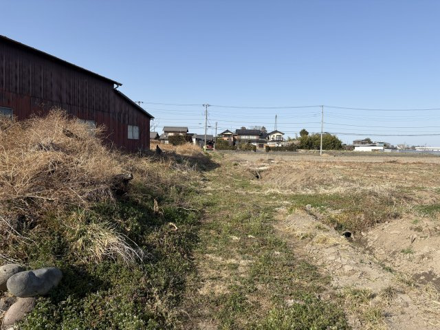 比企郡吉見町万光寺 土地610坪の前面道路含む現地写真|東側幅員約2.2ｍ公道に約50ｍ接す