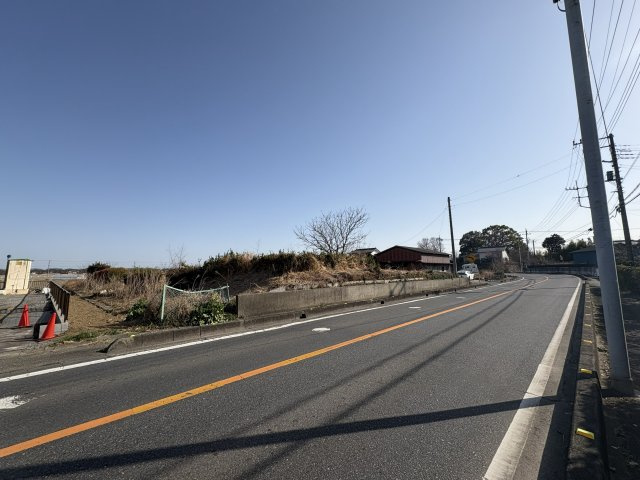 比企郡吉見町万光寺 土地610坪の前面道路含む現地写真|西側幅員約10ｍ公道に約50ｍ接す
