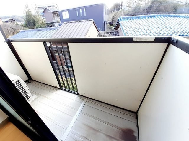 カルフール　黒川　Ｃのバルコニー|外からの目が気にならないバルコニーで洗濯物が干せます