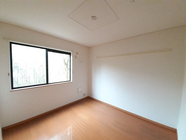 エスポワールⅡの寝室|内装は落ち着いています