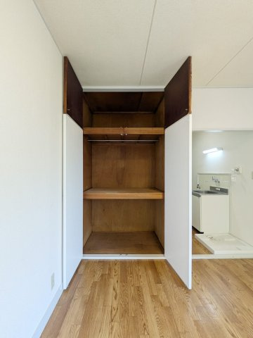 鈴蘭荘の収納|退去前につき、別のお部屋のお写真です。