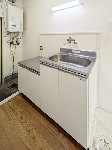 鈴蘭荘のキッチン|退去前につき、別のお部屋のお写真です。