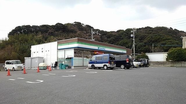 メゾン　プレジィールの周辺|ファミリーマートまで1200m