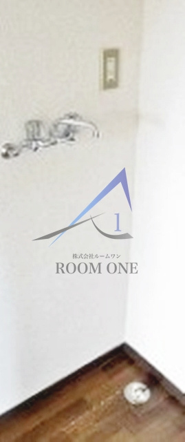 サンハイツ早宮の設備|洗濯機置き場です。