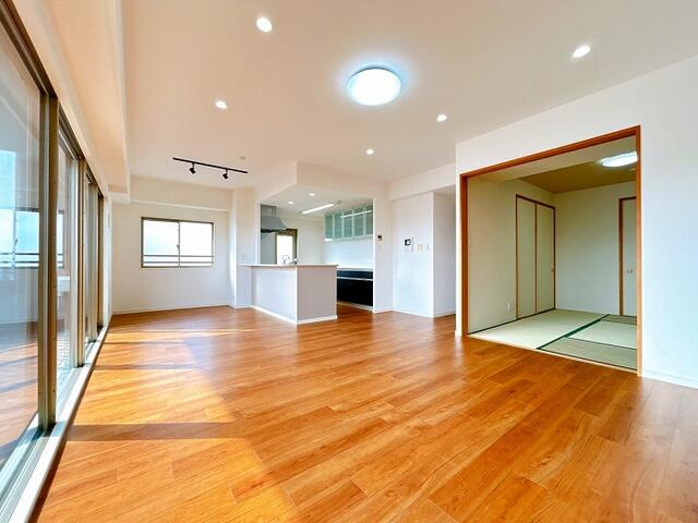 一宮市大宮１丁目の中古マンションの居間・リビング