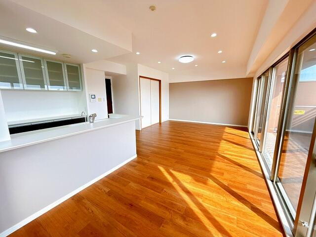 一宮市大宮１丁目の中古マンションの居間・リビング