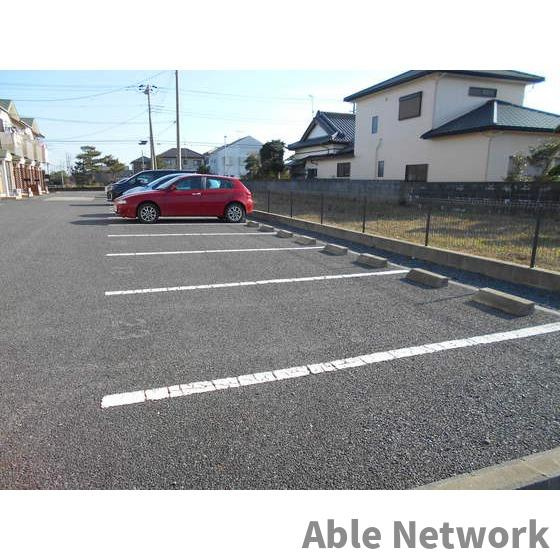 SATIS Aの駐車場