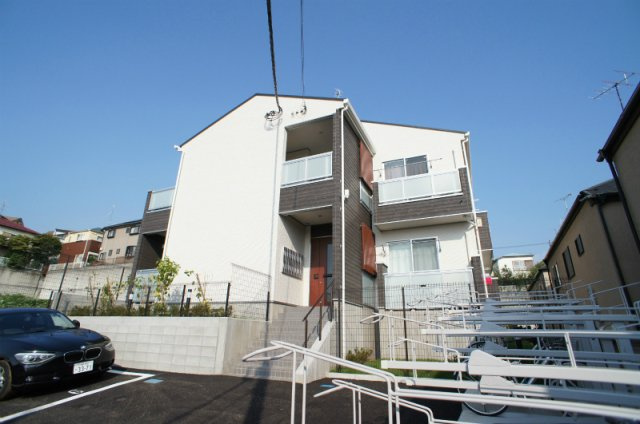 川崎市麻生区高石５丁目のアパートの外観