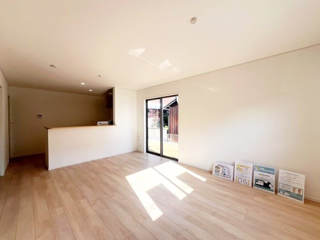 クレイドルガーデン和歌山市紀三井寺第５の居間・リビング|同仕様