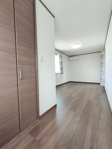 越谷市蒲生２丁目中古戸建のその他|9帖の洋室はとっても広々！！
