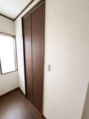 越谷市蒲生２丁目中古戸建の収納|ウォークインクローゼットは大容量！