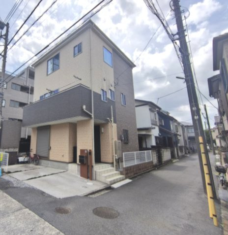 越谷市蒲生２丁目中古戸建の外観|角地のため、開放感がすごい！