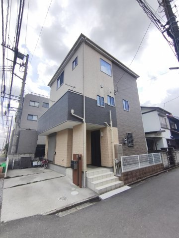 越谷市蒲生２丁目中古戸建の駐車場|駐車場は幅がひろい！！