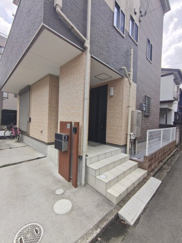 越谷市蒲生２丁目中古戸建の外観|帰ってくるのがワクワクになっちゃいます！