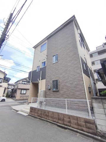 越谷市蒲生２丁目中古戸建の外観|外壁がとってもお洒落！