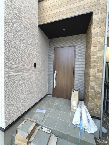 【玄関】 | 福岡市南区花畑1丁目3期　3号棟（全3棟）【仲介手数料無料・0円】 | 現地写真。
