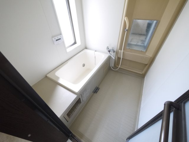 八街市文違　中古戸建の浴室|スーパーベイシア徒歩約6分　スーパーイオン徒歩約13分 八街市立朝陽小学校徒歩約12分 公営水道