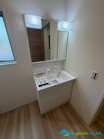 平塚市夕陽ケ丘2期　新築戸建　全2棟1号棟の独立洗面台