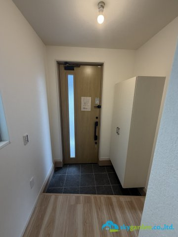 平塚市夕陽ケ丘2期　新築戸建　全2棟1号棟の玄関