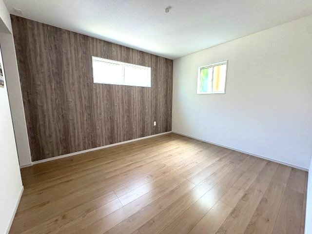 【寝室】 | 福岡市南区花畑1丁目3期・平屋　2号棟（全3棟）【仲介手数料無料・0円】 | 現地写真。2階主寝室です。