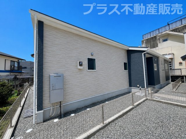 【外観】 | 福岡市南区花畑1丁目3期・平屋　2号棟（全3棟）【仲介手数料無料・0円】 | 現地写真。プラス不動産販売なら、現場の全ての棟をまとめてご見学頂けます。
