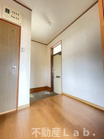 飛鳥第2ハイツの玄関