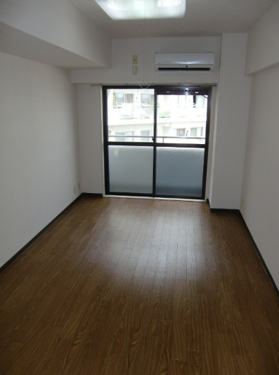 グローリア初穂桜台Ⅱの居間・リビング