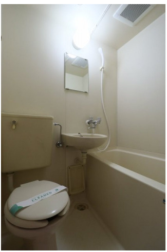 グローリア初穂桜台Ⅱの浴室