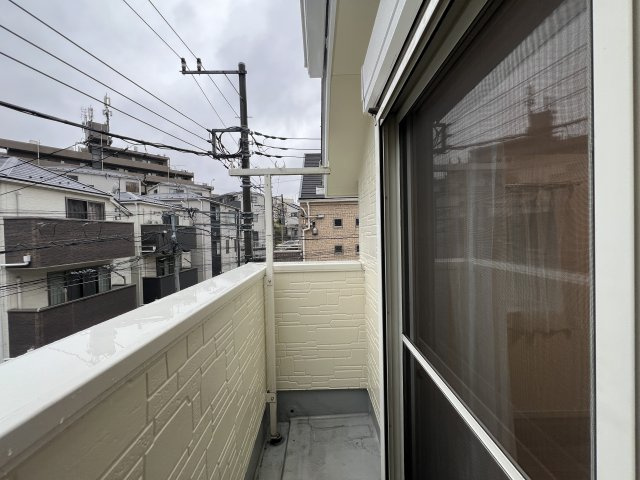 住所の総画数９９画！！字を書くことは脳トレになります！な【リフォーム／横浜市鶴見区東寺尾東台中古戸建】のバルコニー|バルコニーがあります