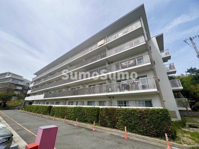 グリーンヒルズ御影2号棟の外観