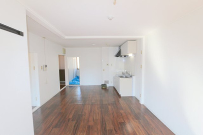 【居間・リビング】 | レクシア熊野町 | ※同タイプの写真となり、実際のお部屋とは異なる場合があります